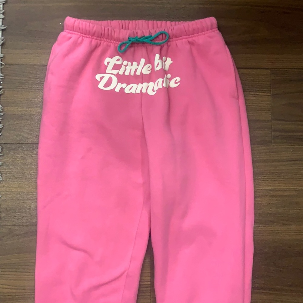 Edikted “Little Bit Dramatic” Sweatpants